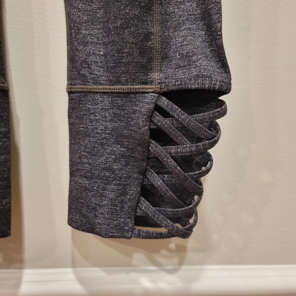 Athleta "Mind Over Matter" Capris Leggings - S - Picture 3 of 9